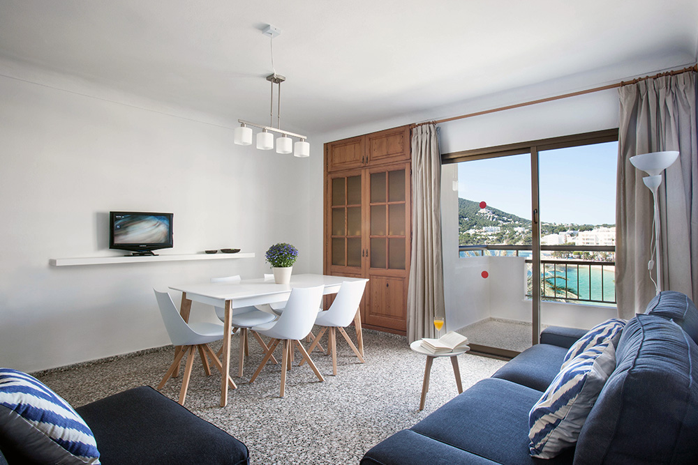 Conoce como son nuestros apartamentos en Santa Eulalia, Ibiza